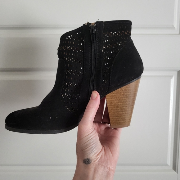 Cute cutout Modcloth booties - Picture 4 of 5